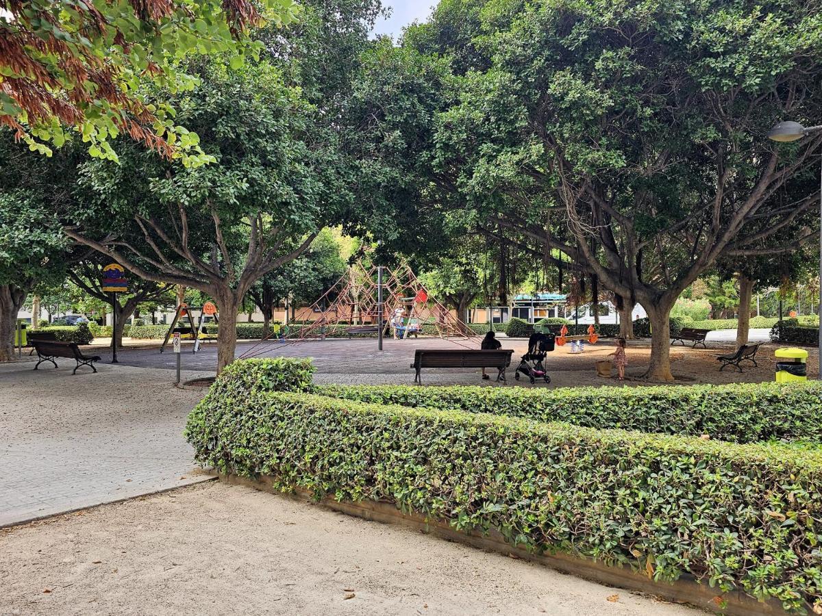 Apartamentos Las Ciencias R Valenza Esterno foto